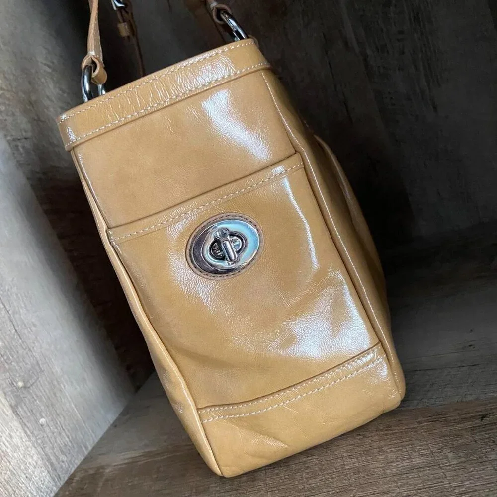 Coach Patent Glossy Leather Shoulder Tote Purse Silver Charm Hardware Tan EUC